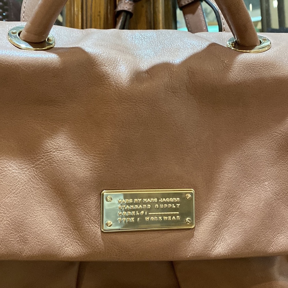 Backpack - Picture 2 of 6
